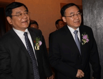 國(guó)家質(zhì)檢總局副局長(zhǎng)劉平均，河南省副省長(zhǎng)徐濟(jì)超進(jìn)入會(huì)場(chǎng)